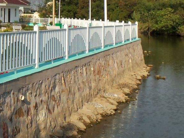 河道鋅鋼護(hù)欄